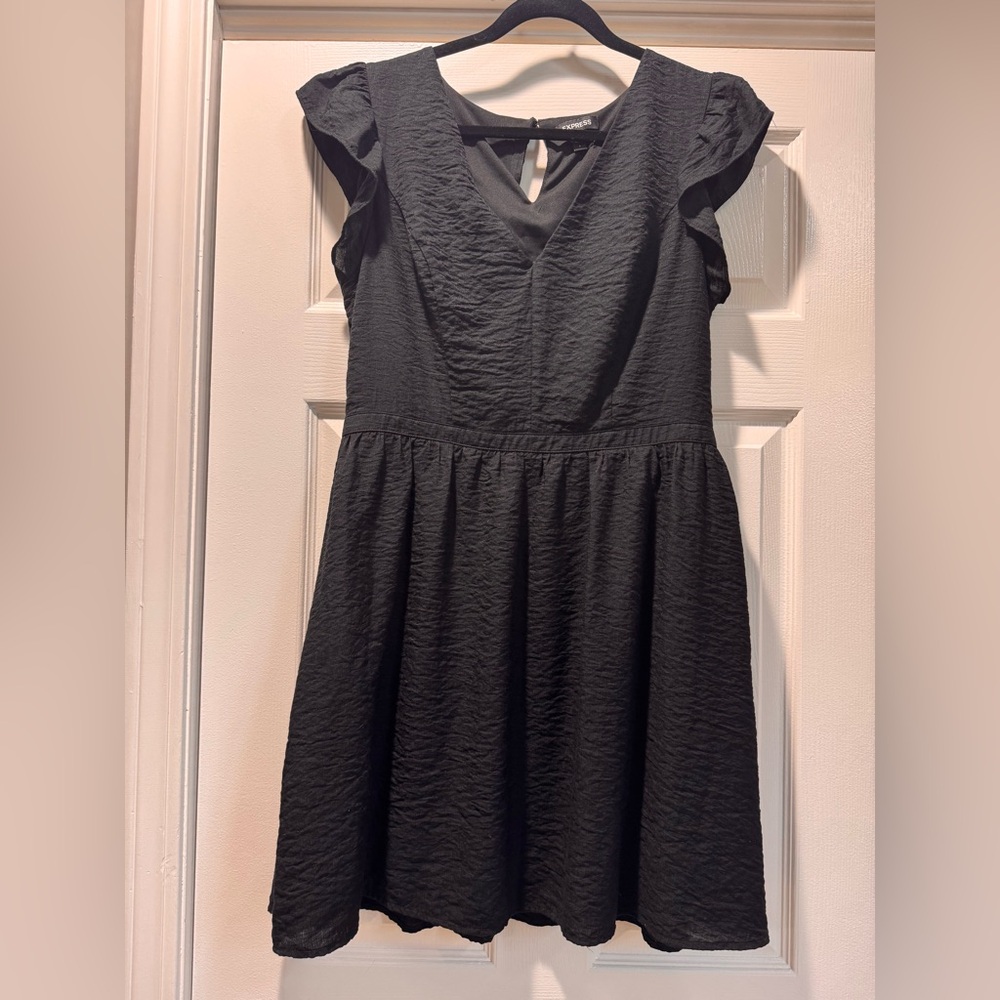 Express black dress Large EUC flutter sleeve!!!!